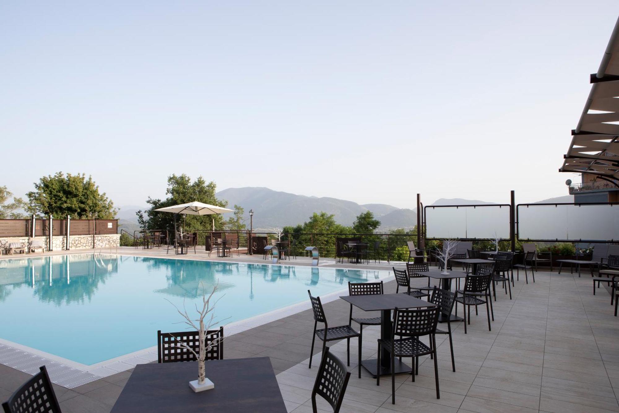 Lual Bleisure Hotel Pofi Extérieur photo